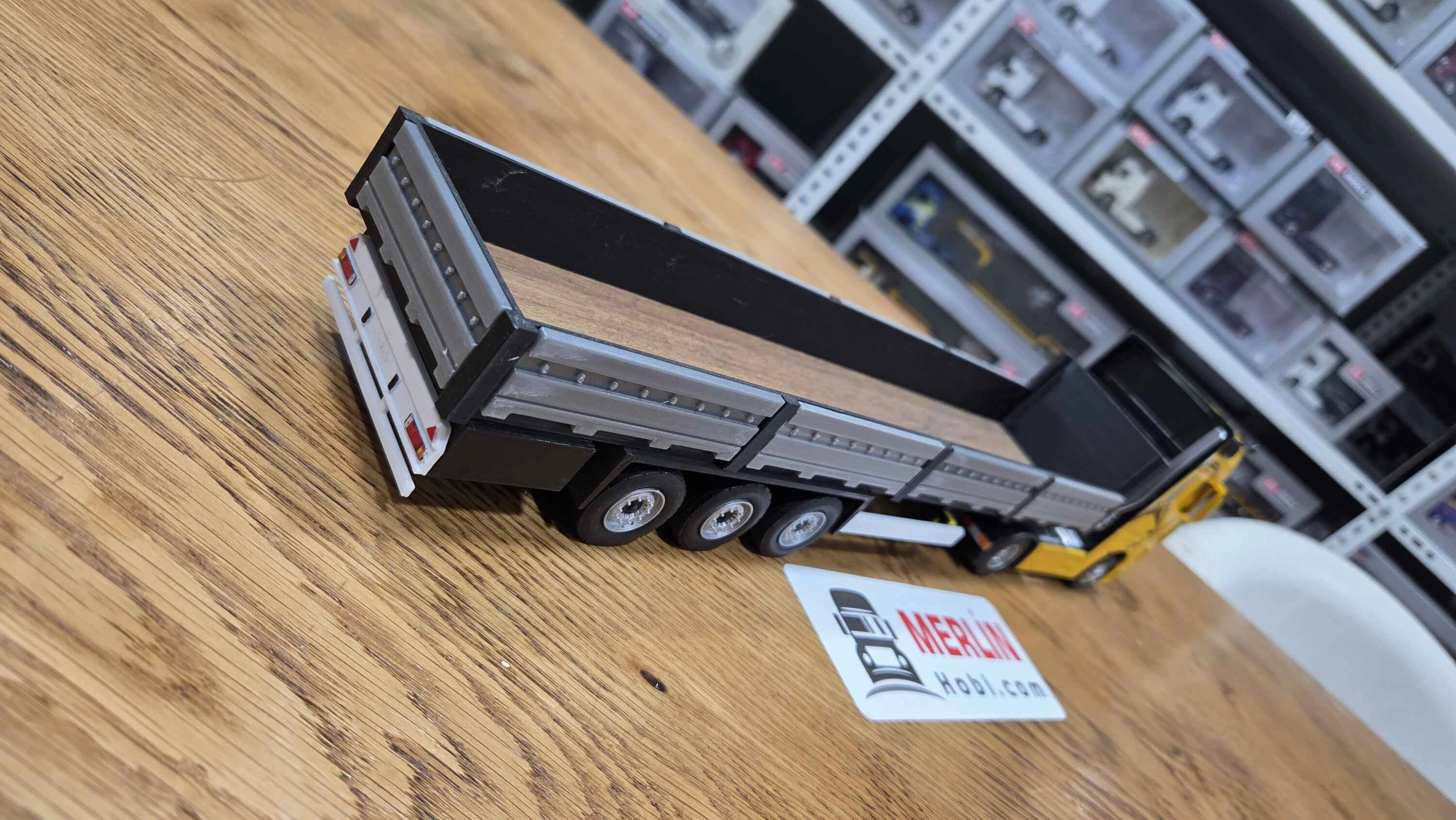 1/36 ölçekli Actros 1851 4x2 + Açık Sal Dorse 