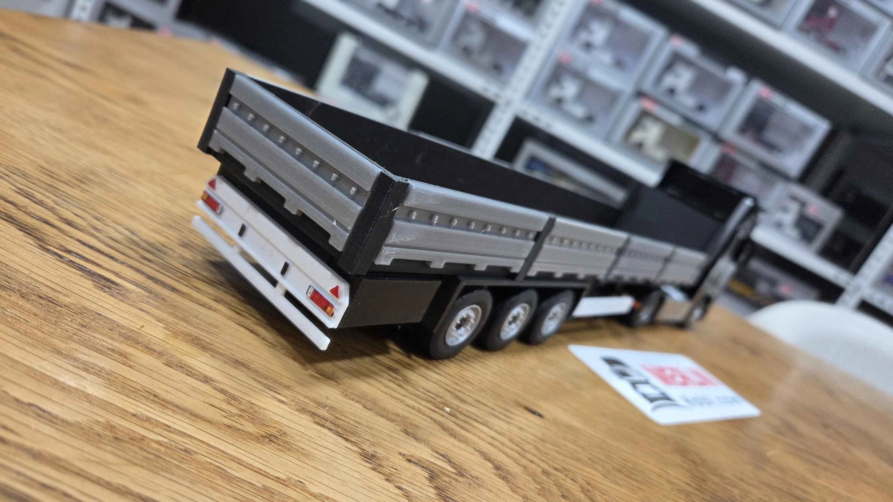 1/36 ölçekli Actros 1851 4x2 + Açık Sal Dorse 