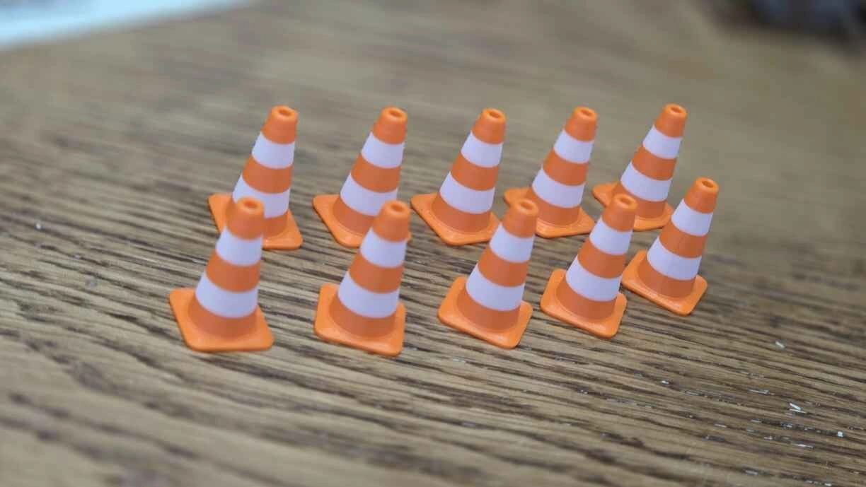 1/50 - 10 adet Uyarı  Yol Dubası - Diorama ve Yük için Aksesuar