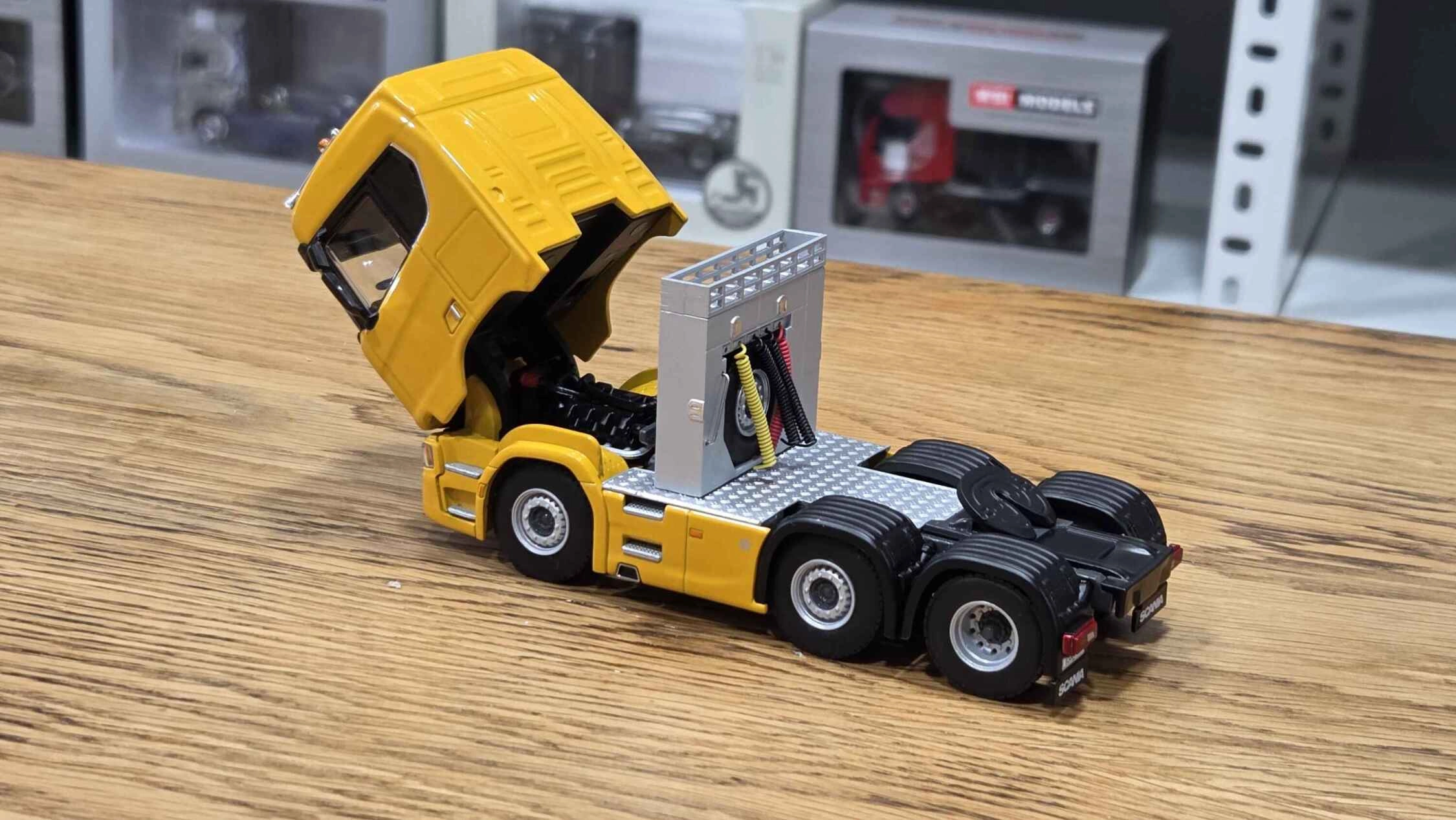 1/50 - Scania R530 6x2  - Sarı Renk