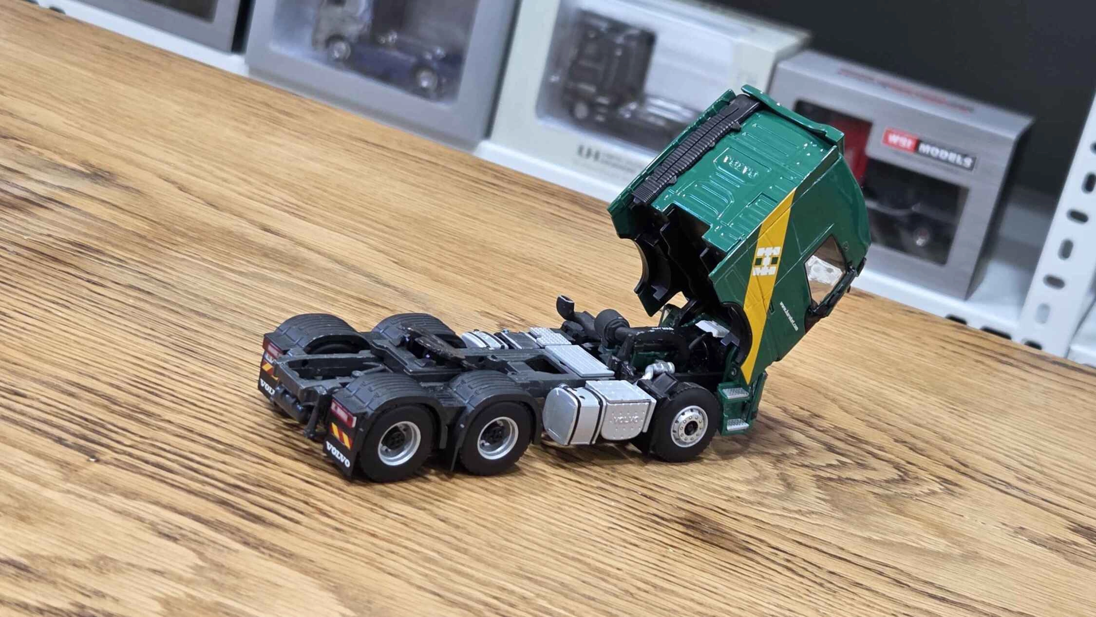 1/50 - ikinci EL - Volvo FH4 6x4 - Hareket Dekalli