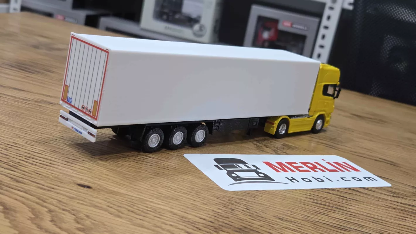 1/64 - Scania 4x2 and Frigo Trailer Welly Tractor