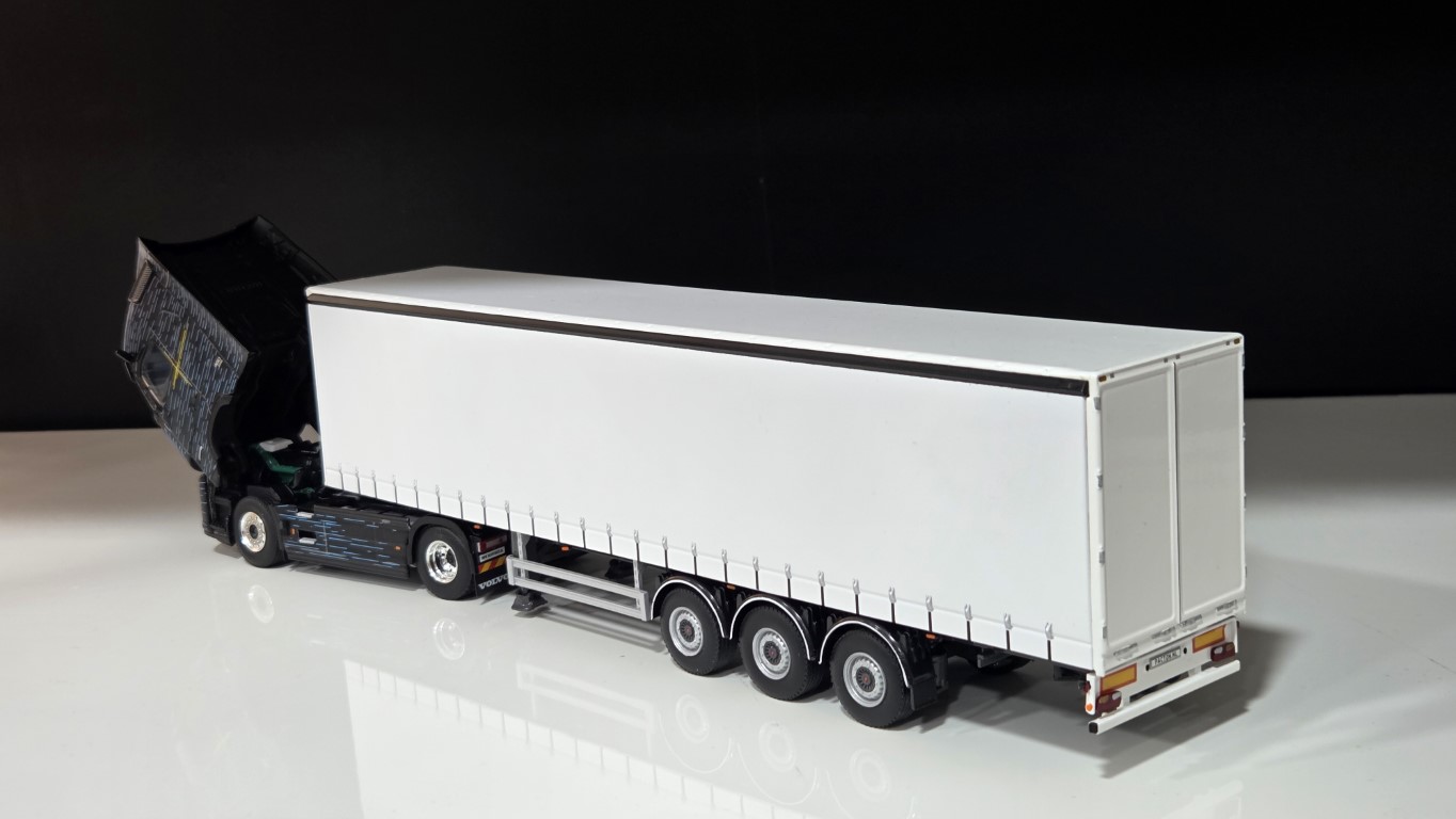 1/50 - VOLVO FH AERO 4X2 + Tenteli  Trailer - Beyaz