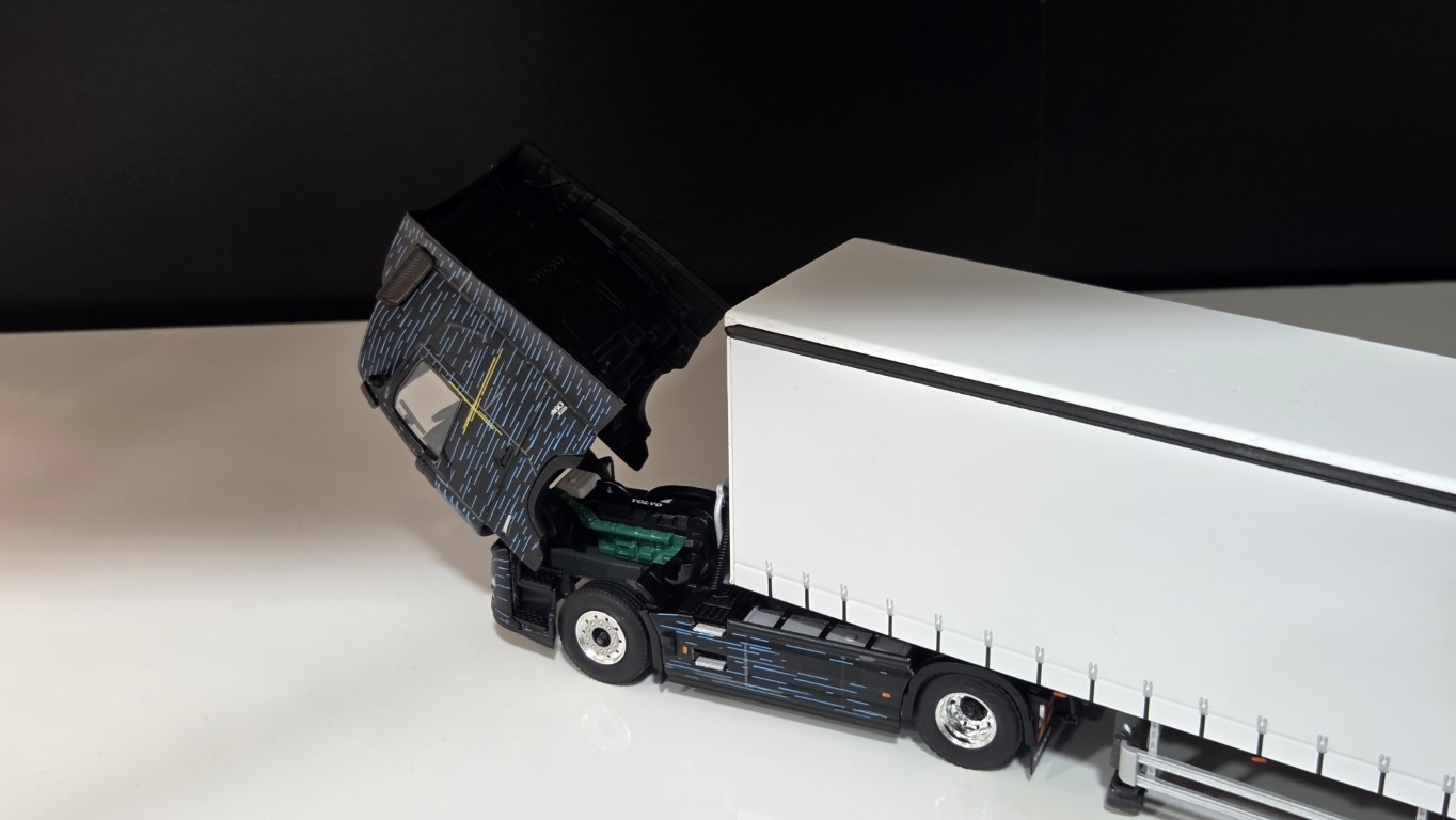 1/50 - VOLVO FH AERO 4X2 + Tenteli  Trailer - Beyaz