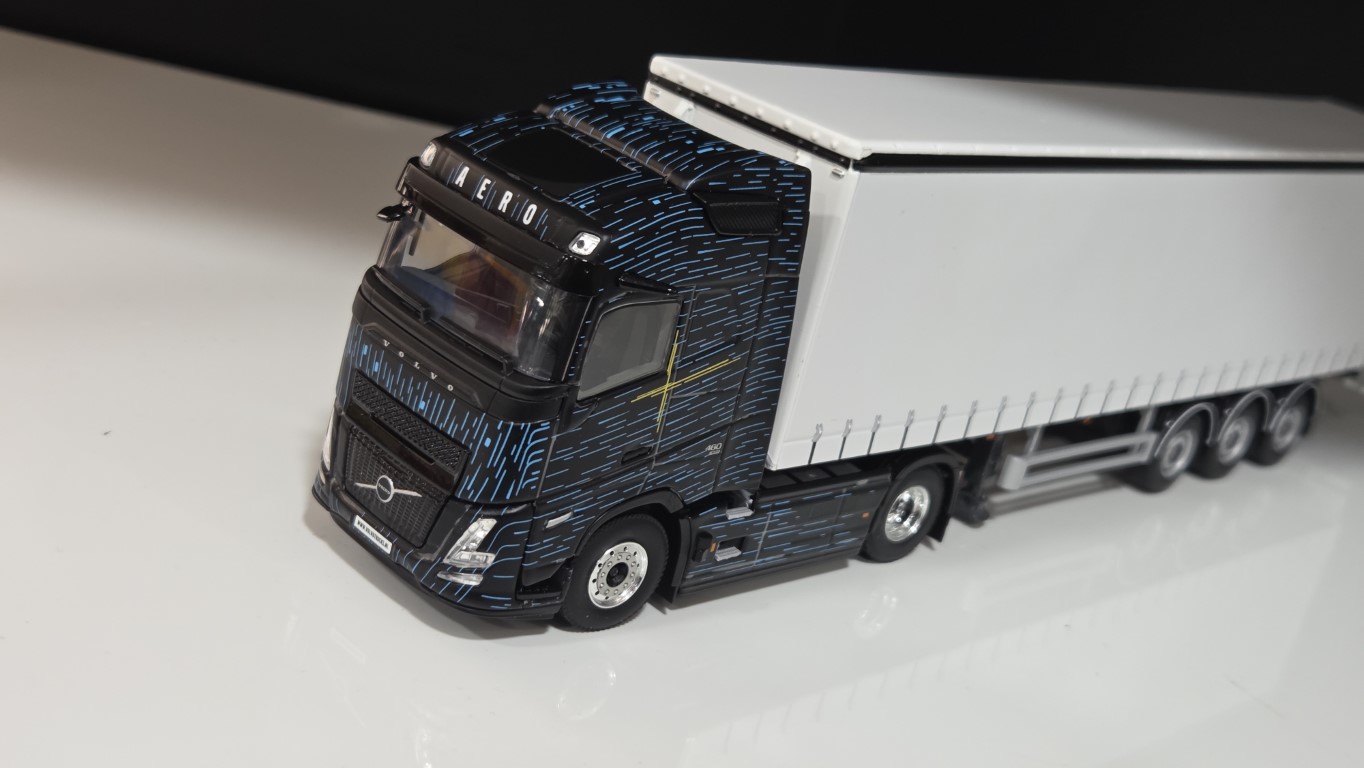 1/50 - VOLVO FH AERO 4X2 + Tenteli  Trailer - Beyaz