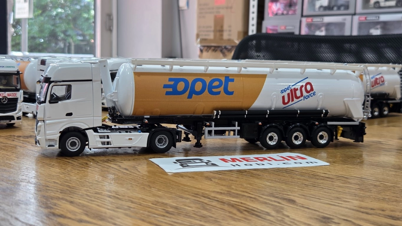 1/50 - Mercedes ACTROS 1851 MP5 4x2 + Tractor 