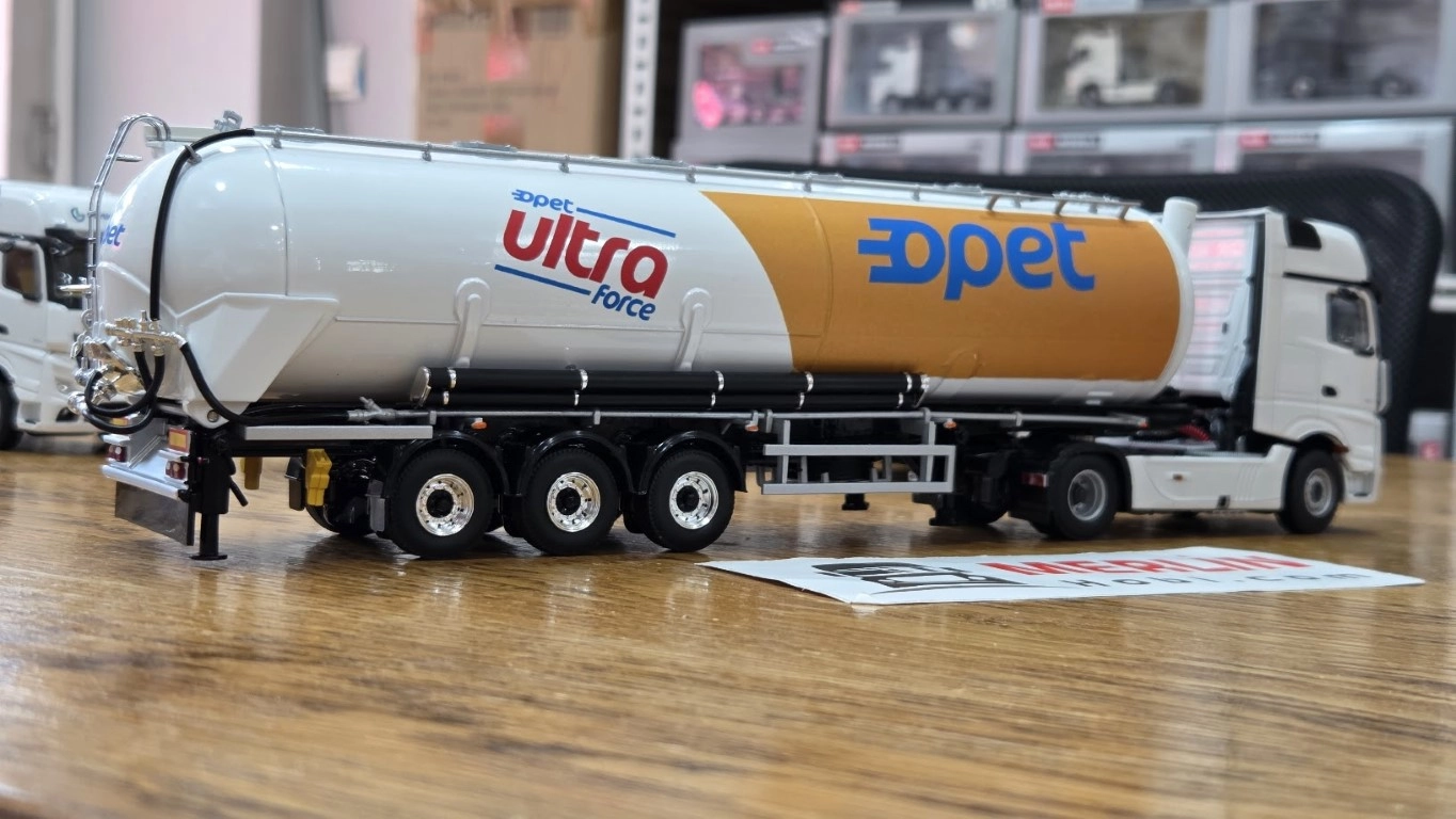 1/50 - Mercedes ACTROS 1851 MP5 4x2 + Tractor 