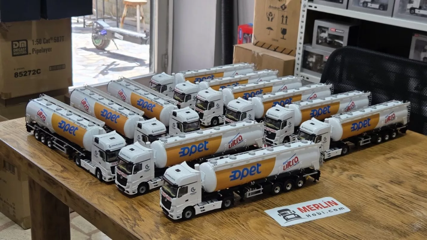 1/50 - Mercedes ACTROS 1851 MP5 4x2 + Tractor 