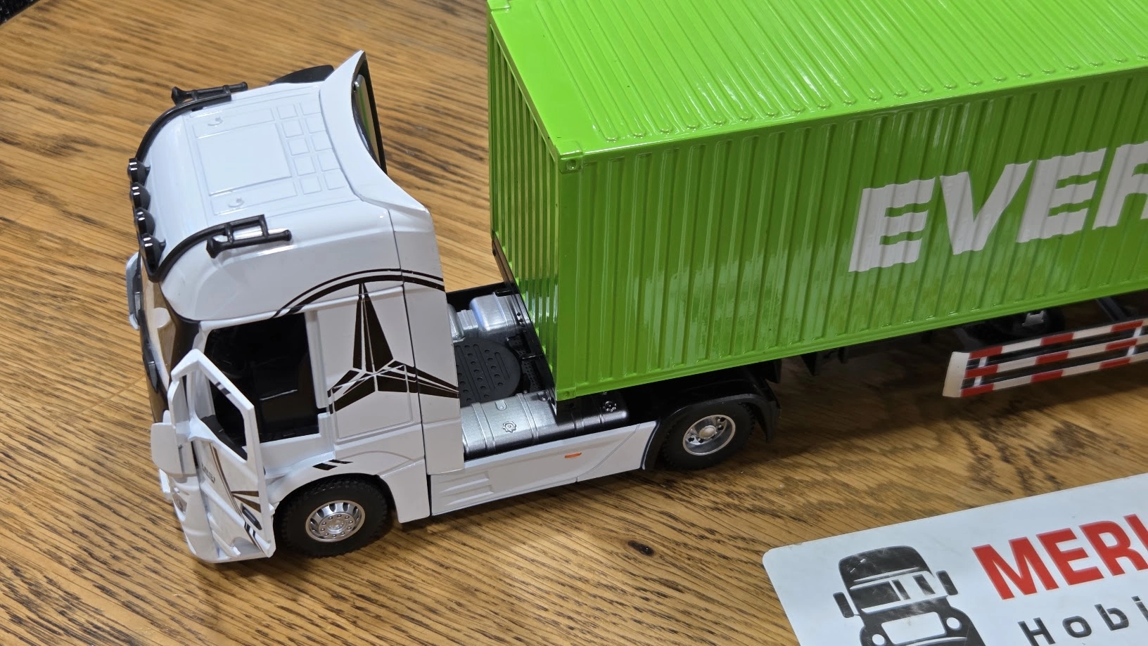 1/36 ölçekli Actros 1851 4x2 + 40ft Konteyner Dorseli - EVERGREEN