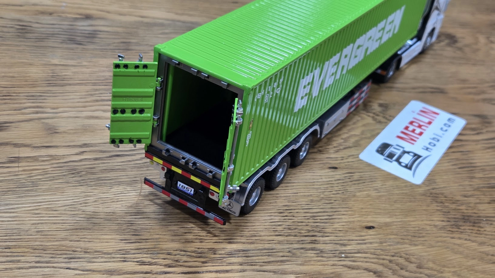 1/36 ölçekli Actros 1851 4x2 + 40ft Konteyner Dorseli - EVERGREEN