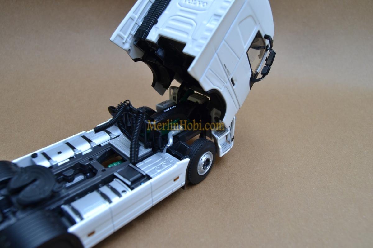 1/50 Volvo FH4 XL 4x2 White