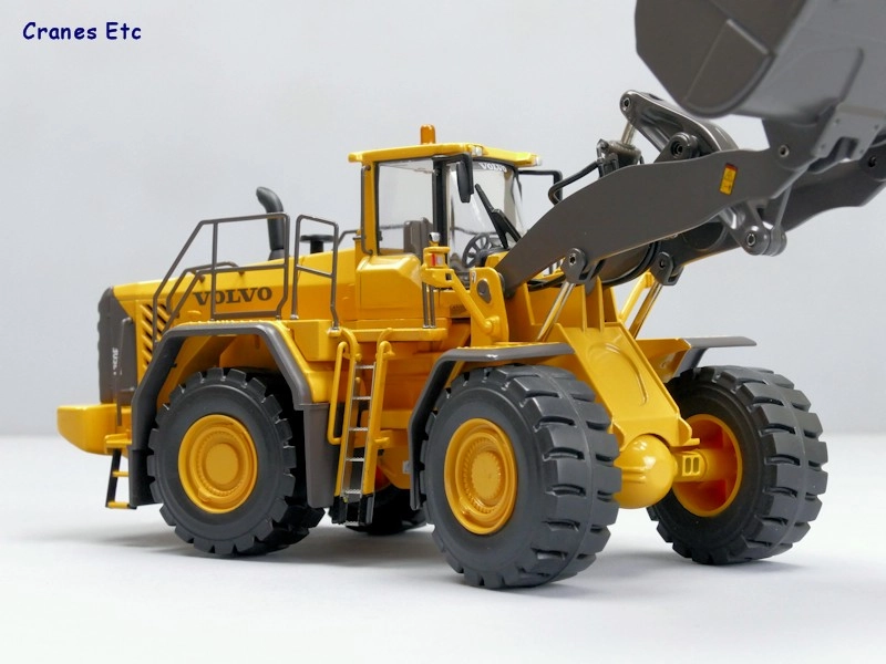 1/50 VOLVO L350F Lastikli Yükleyici - Motorart