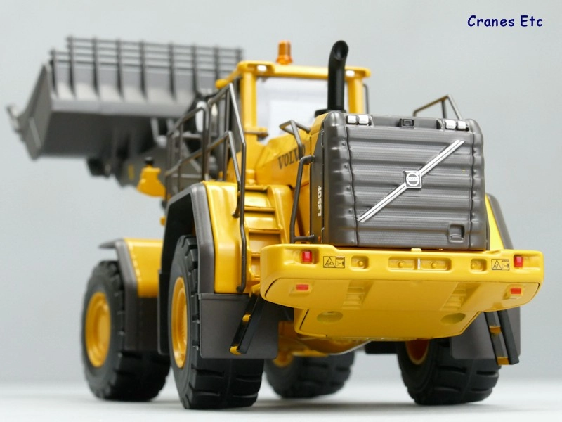 1/50 VOLVO L350F Lastikli Yükleyici - Motorart