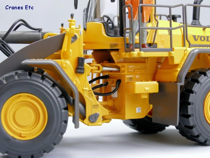1/50 VOLVO L350F Lastikli Yükleyici - Motorart
