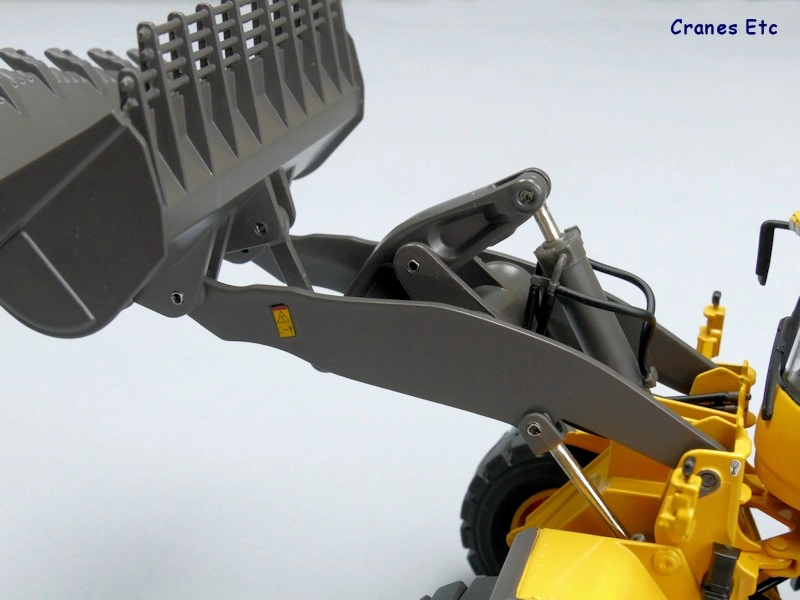 1/50 VOLVO L350F Lastikli Yükleyici - Motorart