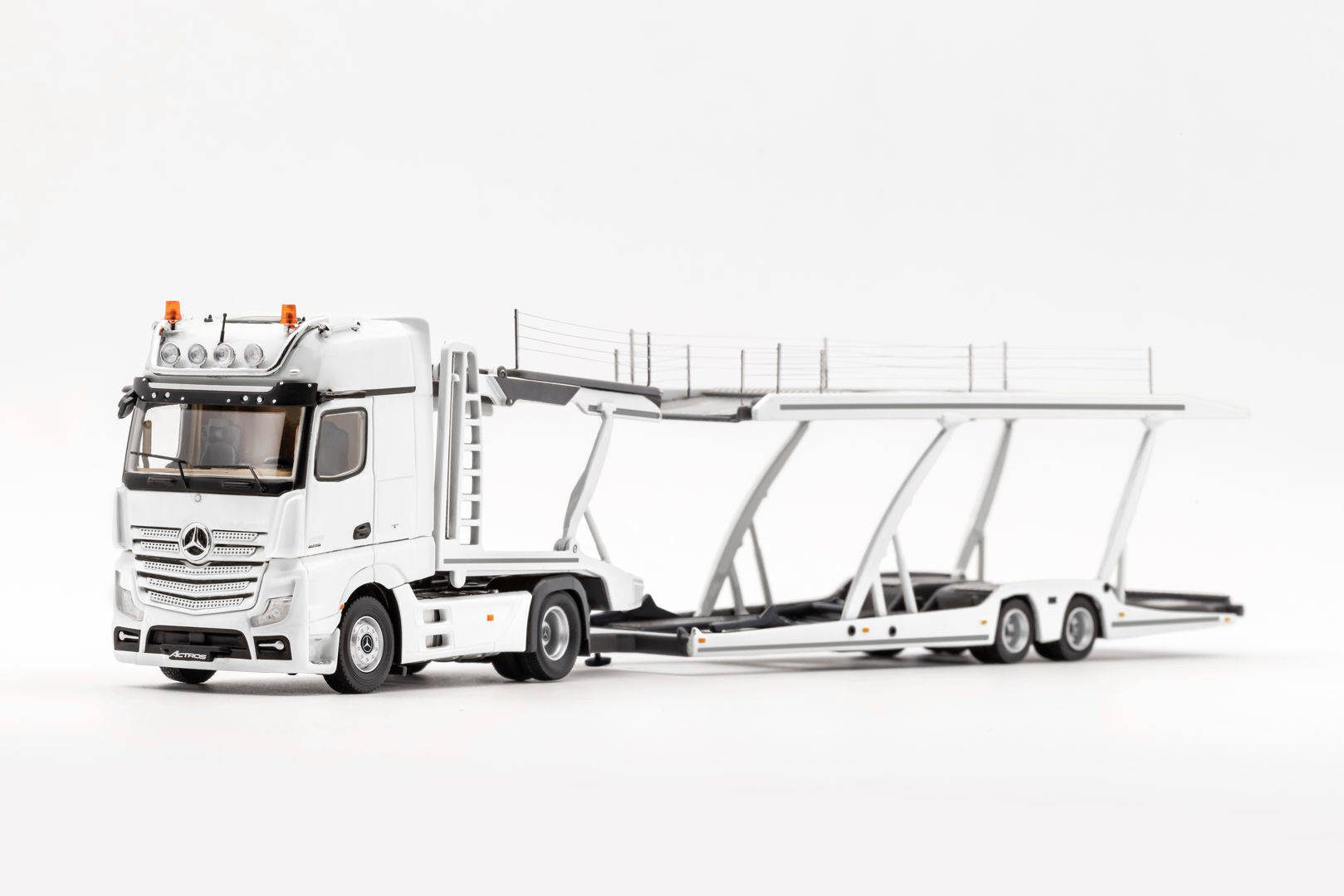 1/64 Mercedes-Benz Actros 2 + Araç Taşıyıcı Lohr   #400 Limitli Beyaz Renk