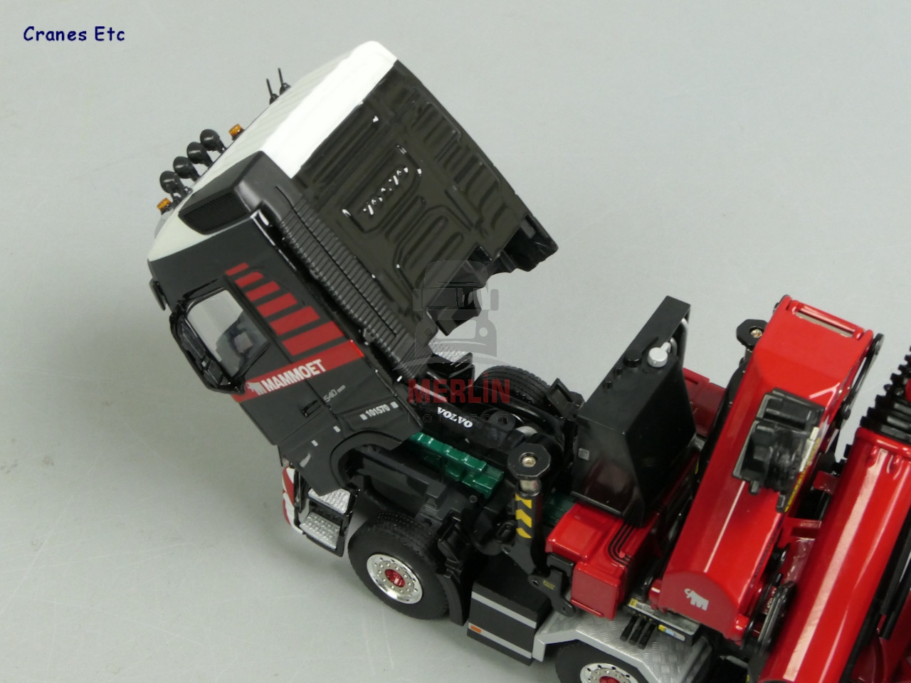 1/50 MAMMOET; VOLVO FH5 GLOBETROTTER 10X4 TAG AXLE WITH PALFINGER 165002 + JIB AND BALLASTBOX WITH HITCH