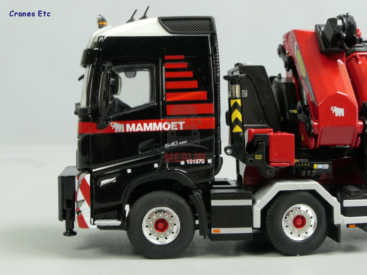 1/50 MAMMOET; VOLVO FH5 GLOBETROTTER 10X4 TAG AXLE WITH PALFINGER 165002 + JIB AND BALLASTBOX WITH HITCH