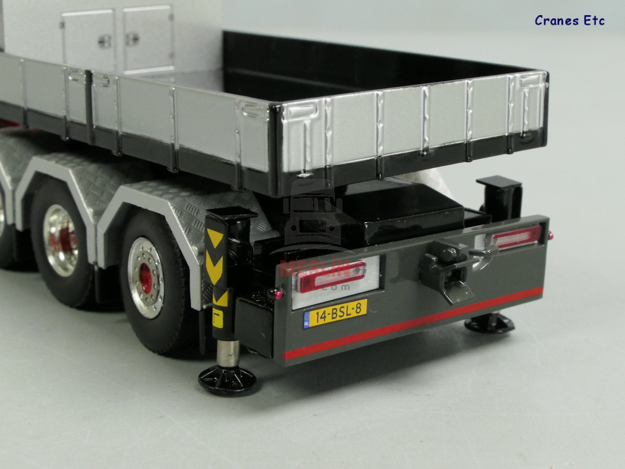 1/50 MAMMOET; VOLVO FH5 GLOBETROTTER 10X4 TAG AXLE WITH PALFINGER 165002 + JIB AND BALLASTBOX WITH HITCH