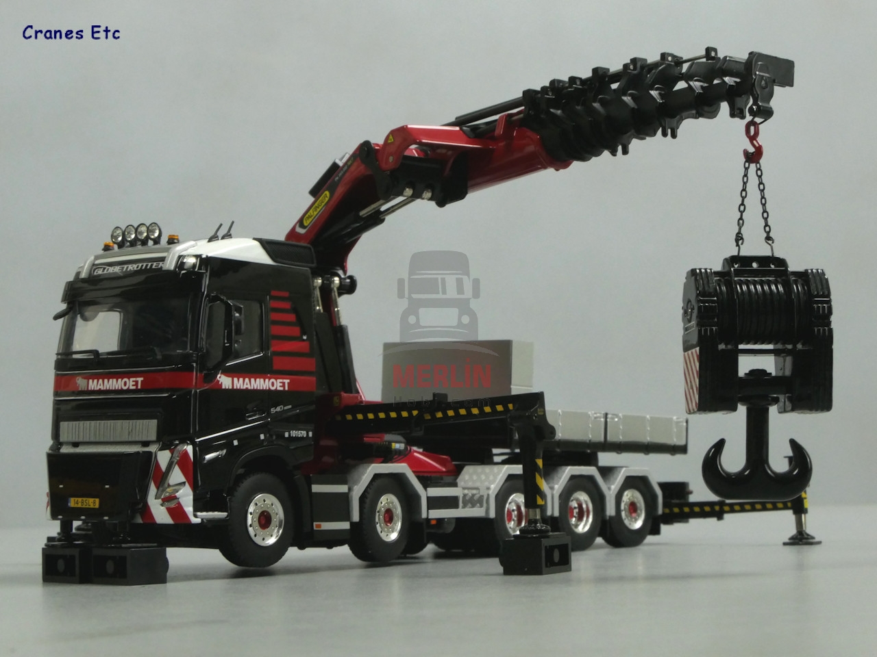 1/50 MAMMOET; VOLVO FH5 GLOBETROTTER 10X4 TAG AXLE WITH PALFINGER 165002 + JIB AND BALLASTBOX WITH HITCH