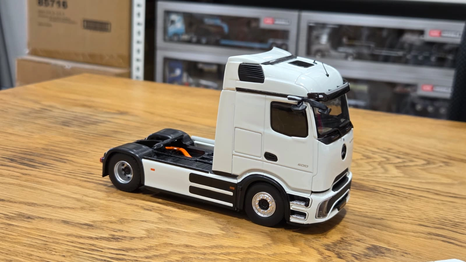 1/43  Mercedes Benz EActros 2026 - PRO Kabin Beyaz Eligor