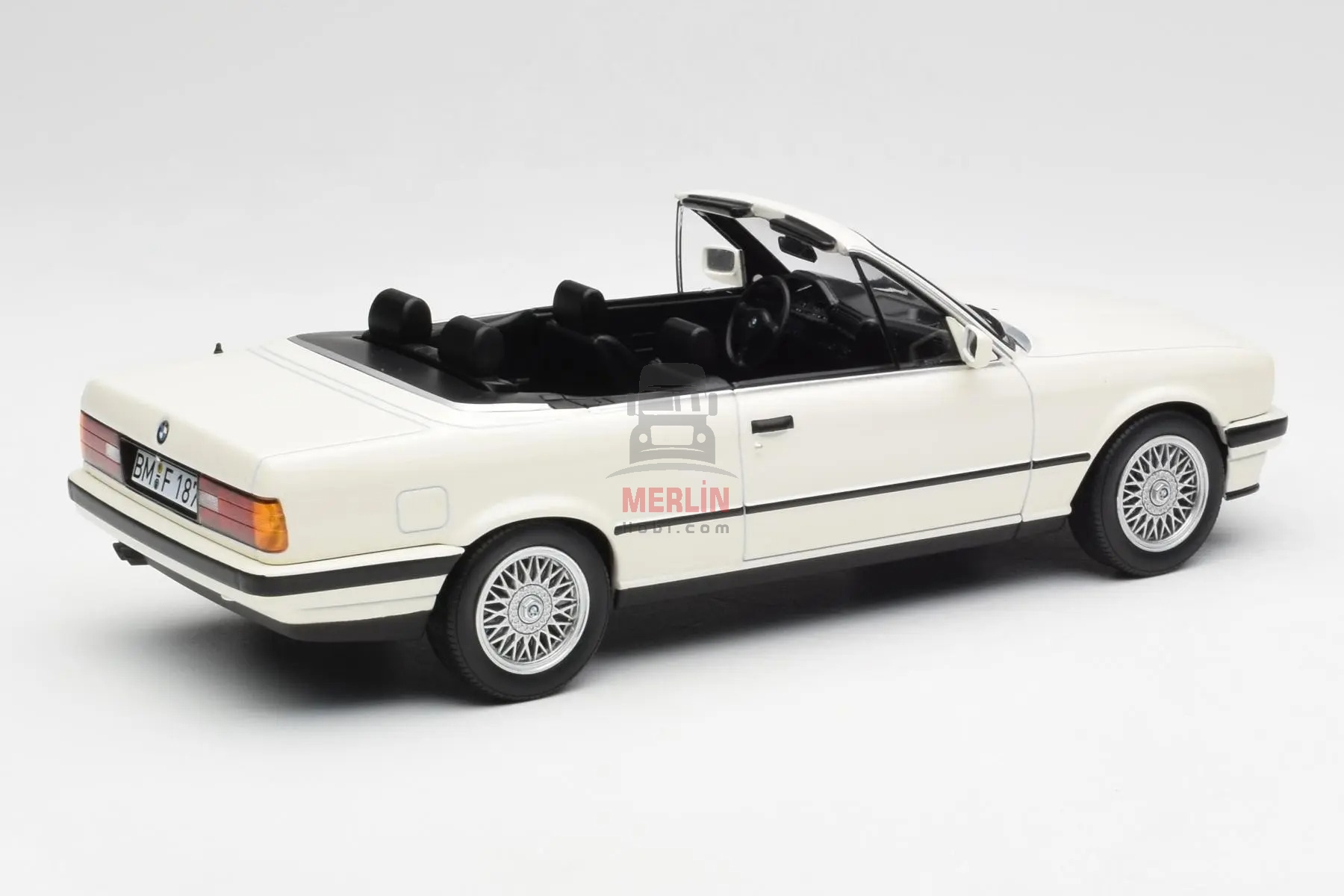 1/18 NOREV BMW 3-Series 325i (E30) Cabriolet 