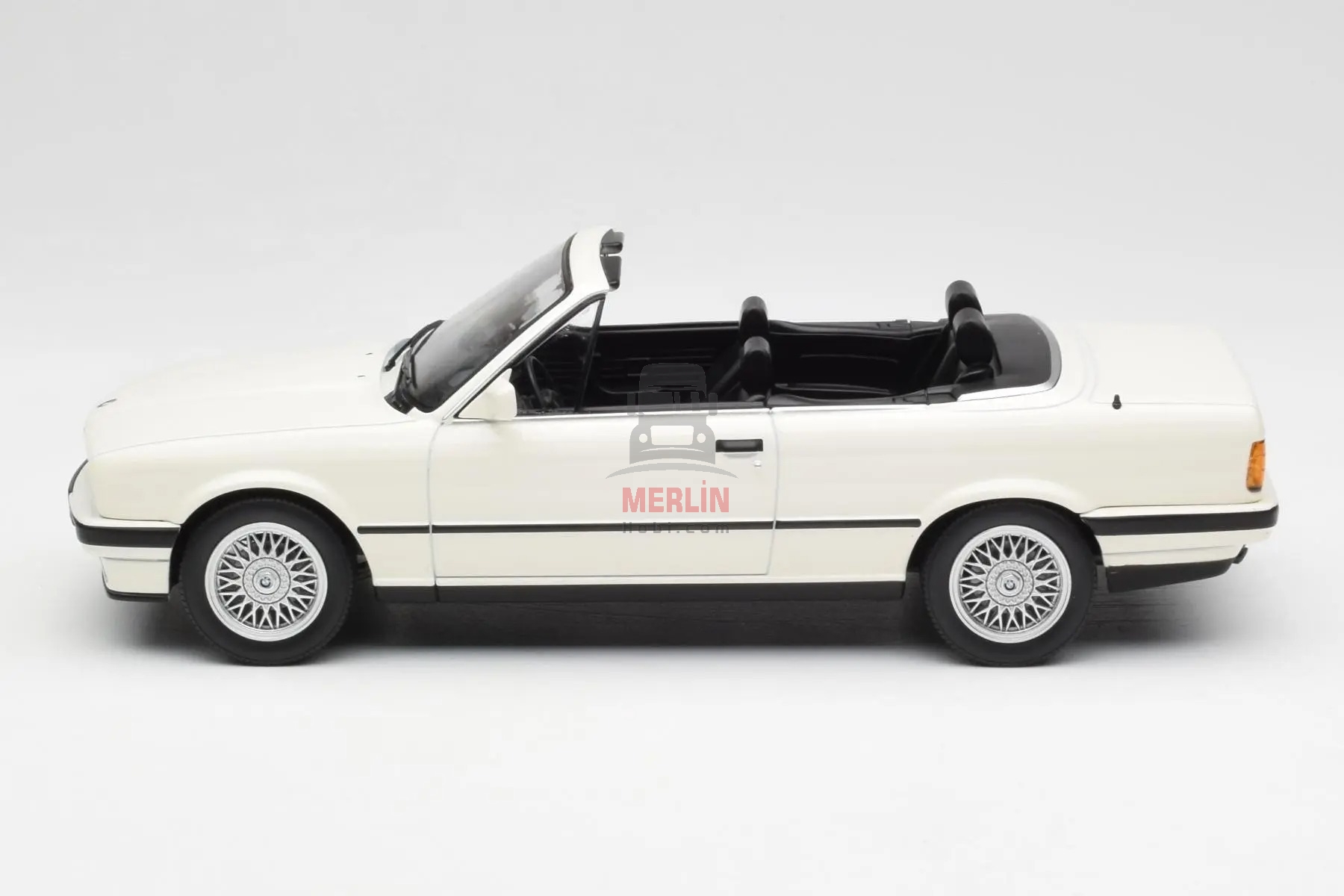 1/18 NOREV BMW 3-Series 325i (E30) Cabriolet 