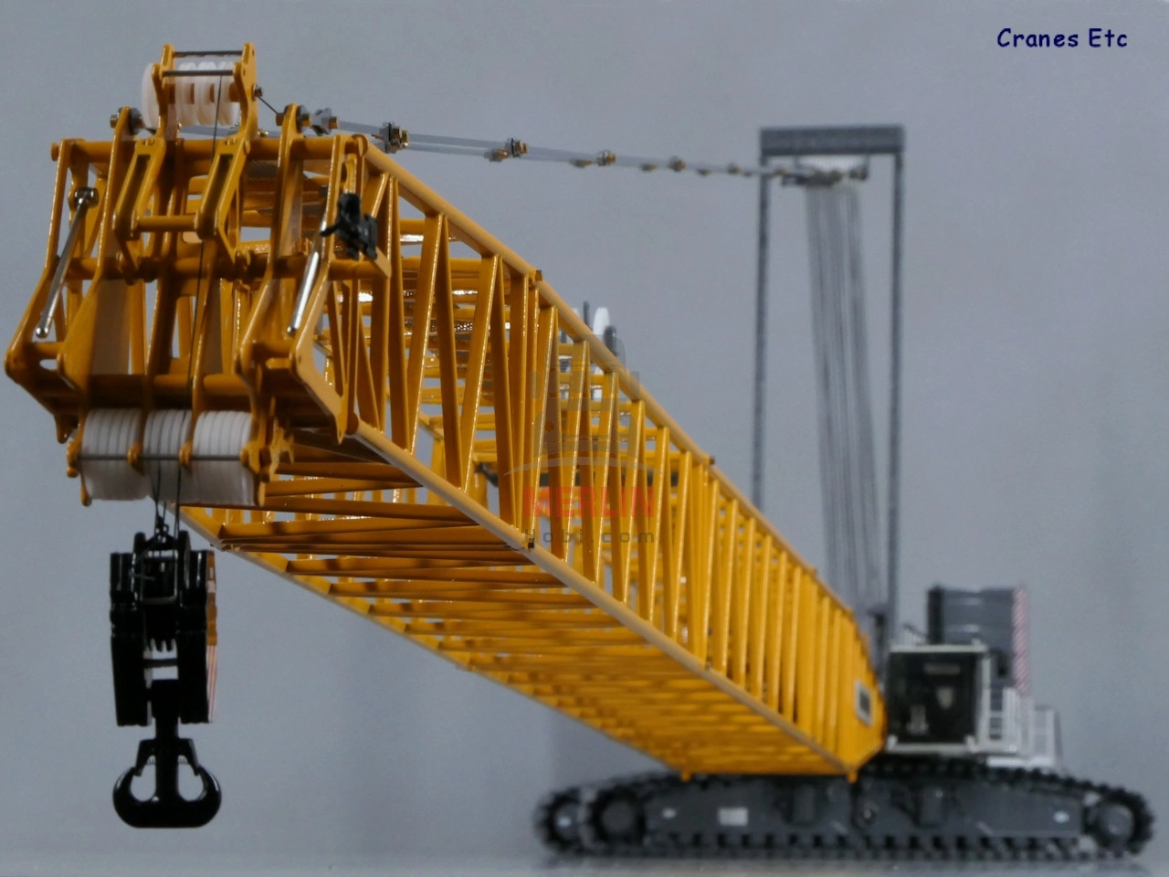 1/50  - LIEBHERR LR 1400 SX Kafes Bomlu Paletli Vinç