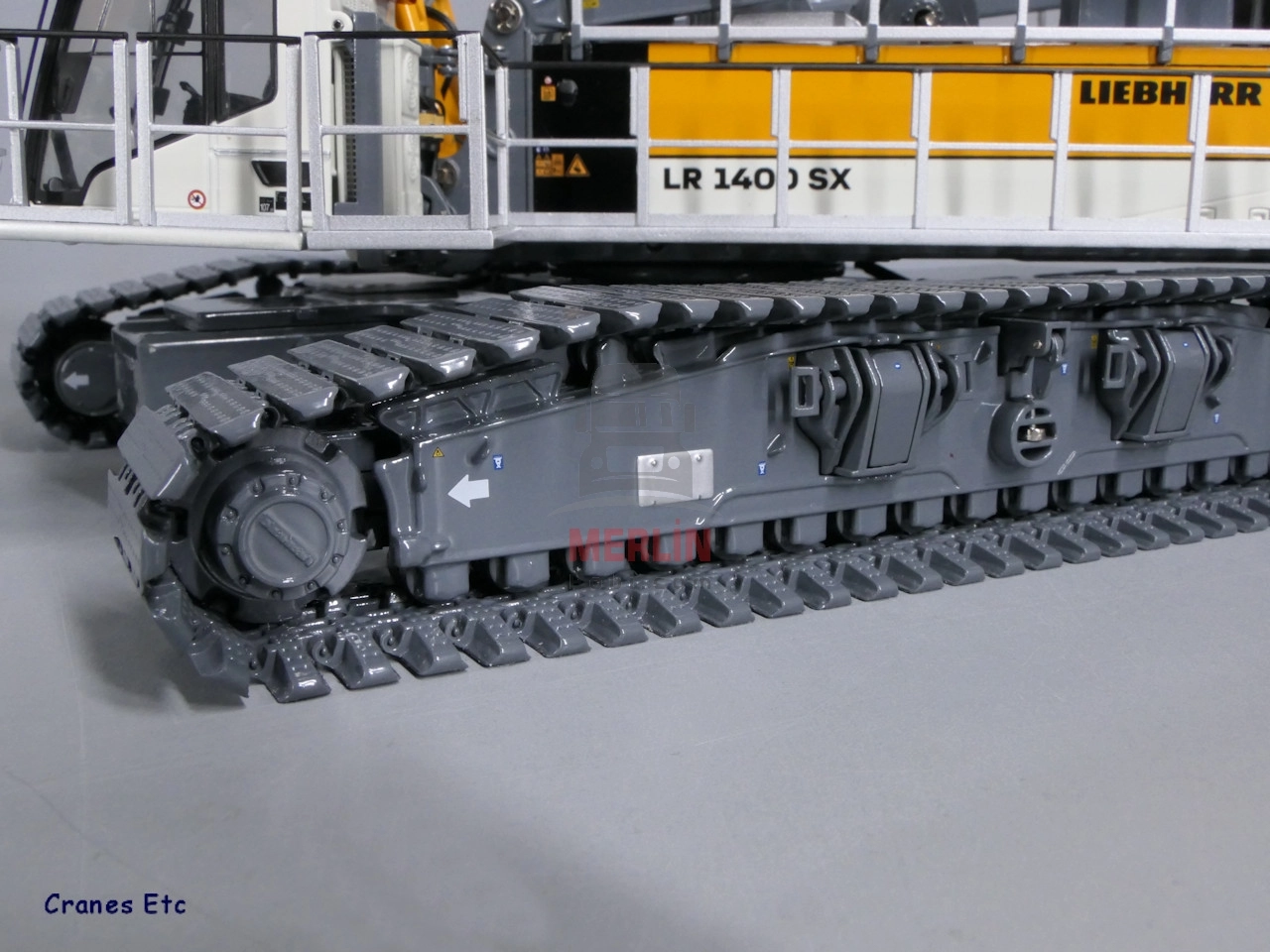 1/50  - LIEBHERR LR 1400 SX Kafes Bomlu Paletli Vinç