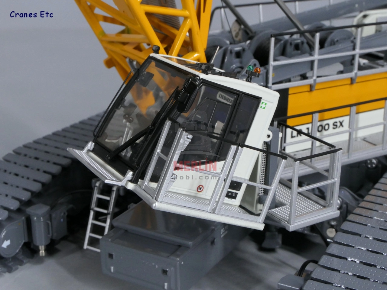 1/50  - LIEBHERR LR 1400 SX Kafes Bomlu Paletli Vinç