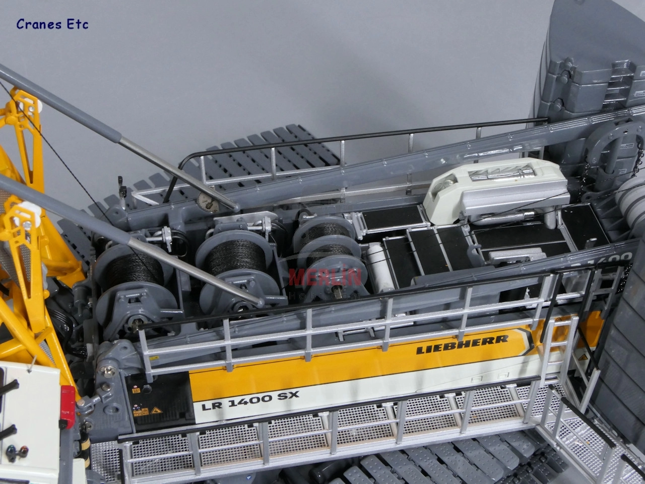 1/50  - LIEBHERR LR 1400 SX Kafes Bomlu Paletli Vinç