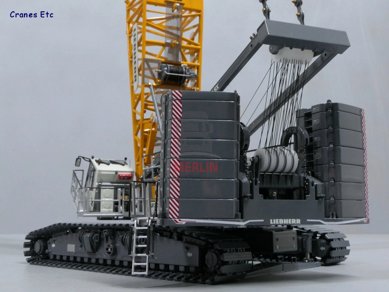1/50  - LIEBHERR LR 1400 SX Kafes Bomlu Paletli Vinç