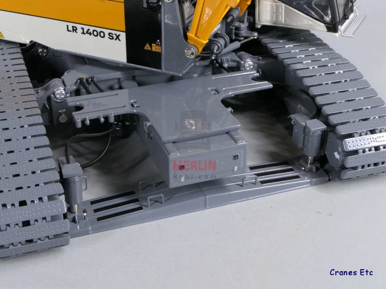 1/50  - LIEBHERR LR 1400 SX Kafes Bomlu Paletli Vinç