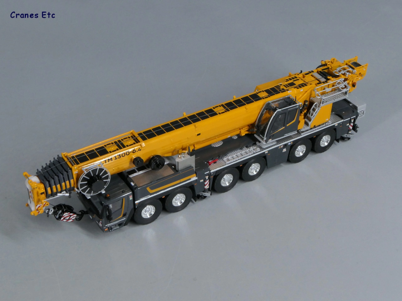 1/50 LIEBHERR LTM 1300-6.4 + JIB. Mobil Vinç  