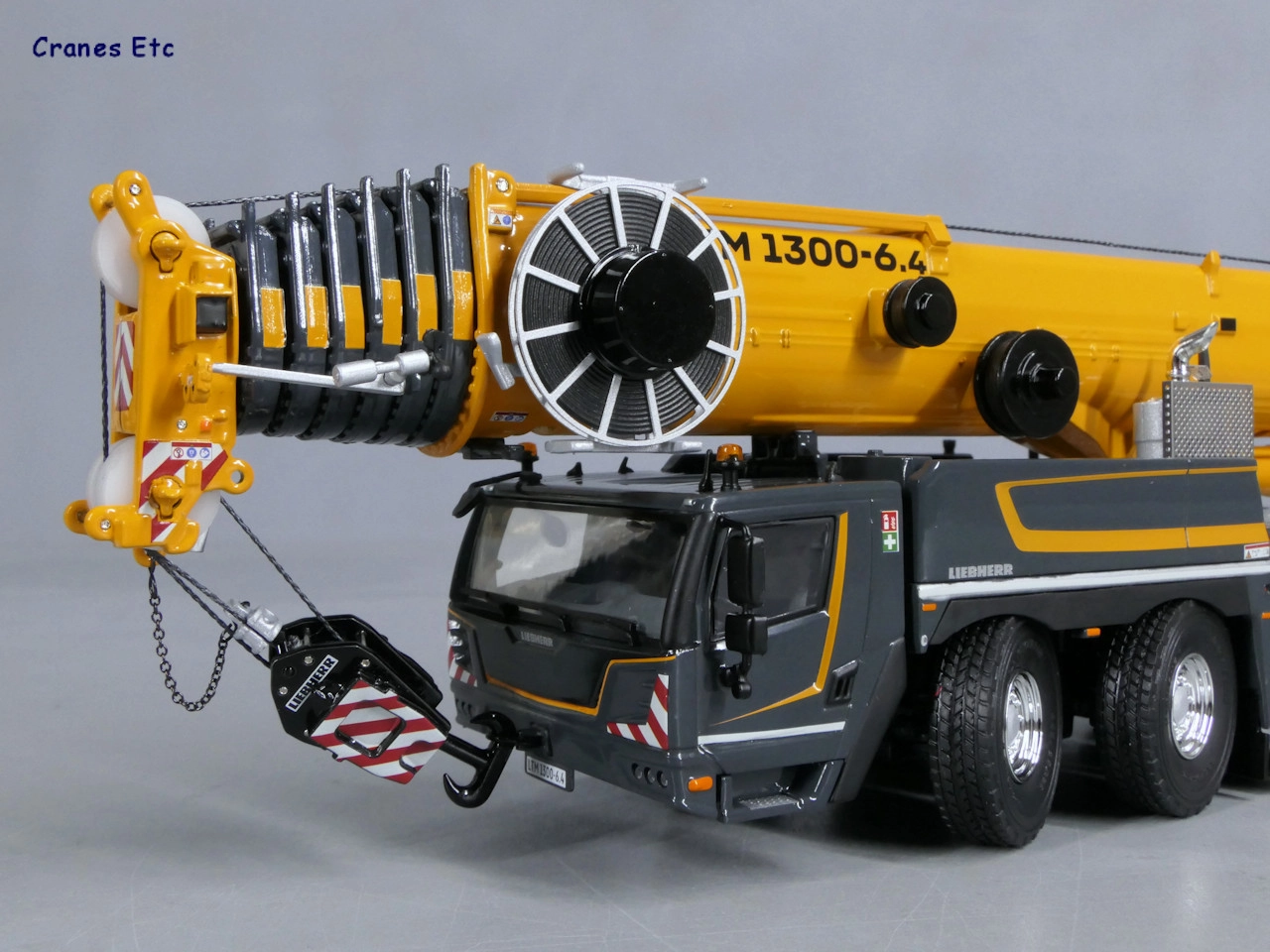 1/50 LIEBHERR LTM 1300-6.4 + JIB. Mobil Vinç  