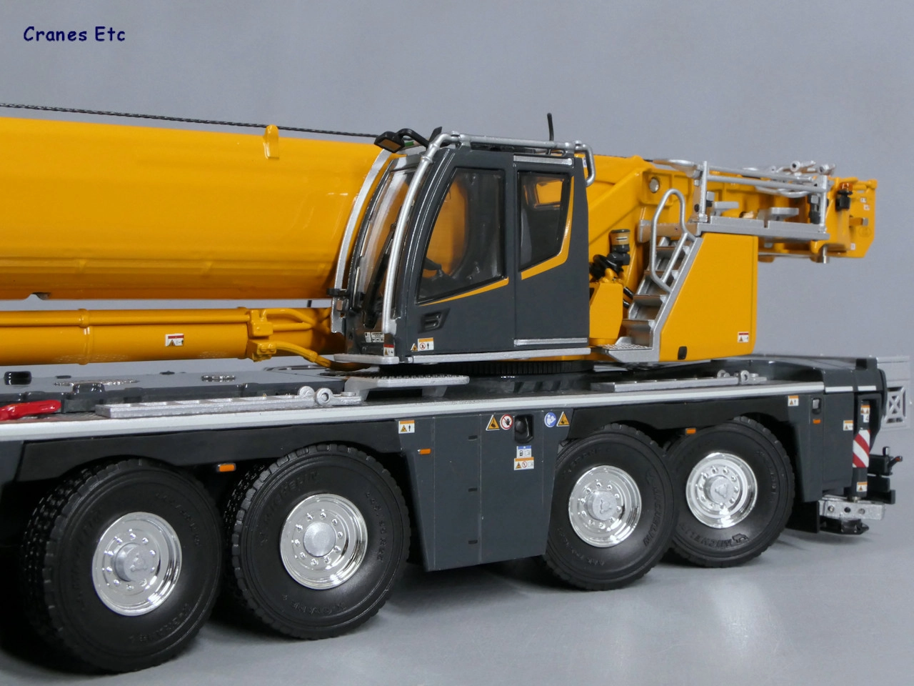 1/50 LIEBHERR LTM 1300-6.4 + JIB. Mobil Vinç  
