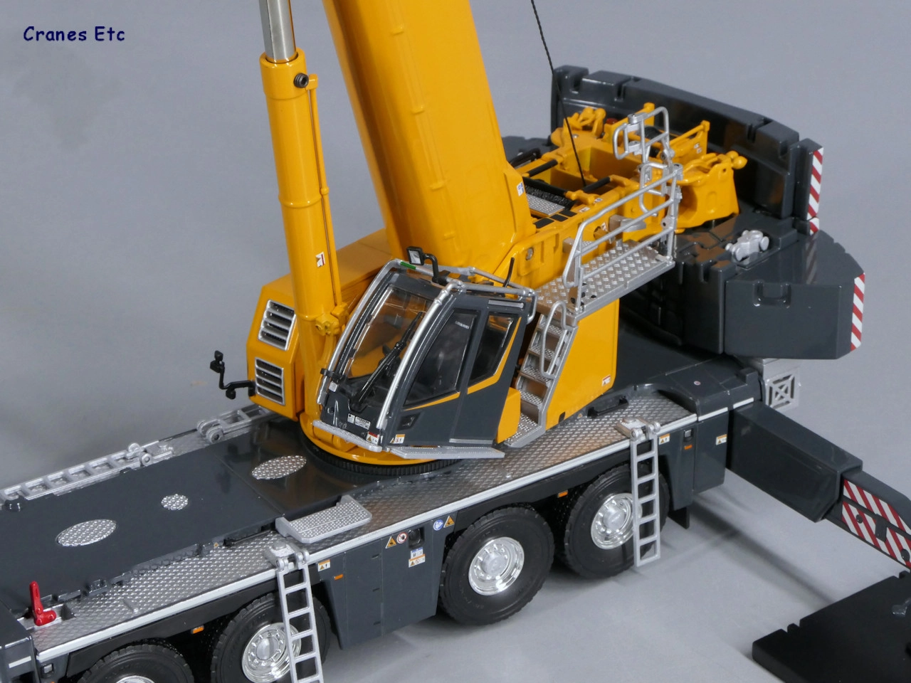 1/50 LIEBHERR LTM 1300-6.4 + JIB. Mobil Vinç  