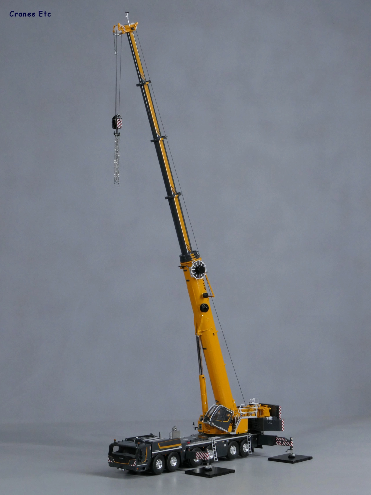 1/50 LIEBHERR LTM 1300-6.4 + JIB. Mobil Vinç  
