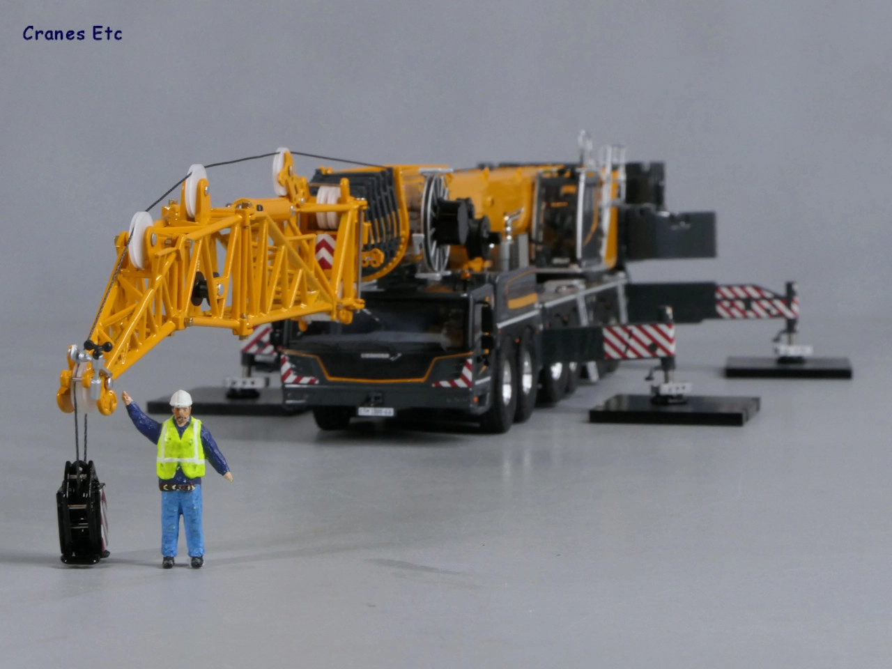1/50 LIEBHERR LTM 1300-6.4 + JIB. Mobil Vinç  