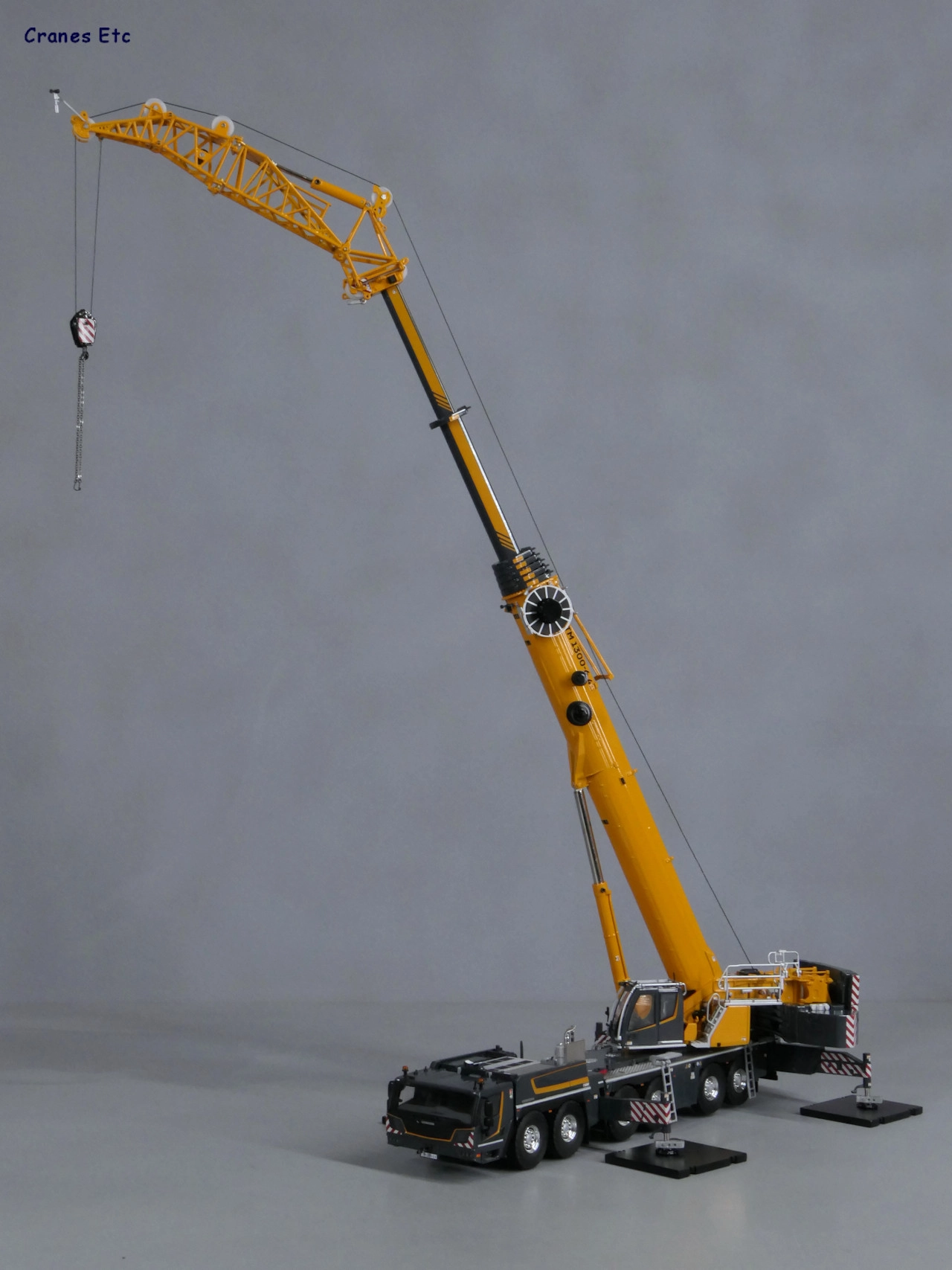 1/50 LIEBHERR LTM 1300-6.4 + JIB. Mobil Vinç  