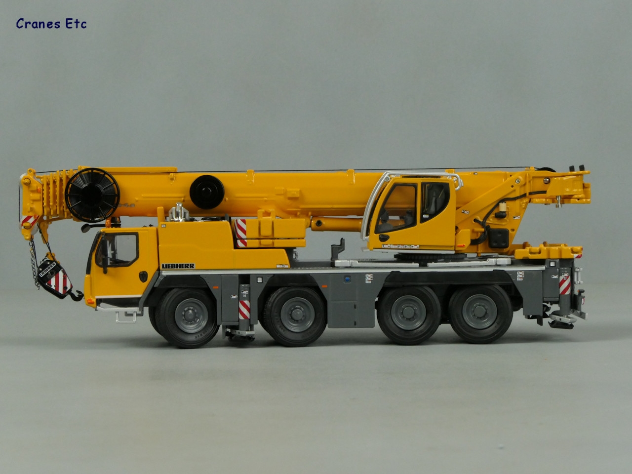 1/50 Liebherr LTM 1090-4.2 Mobil Vinç 