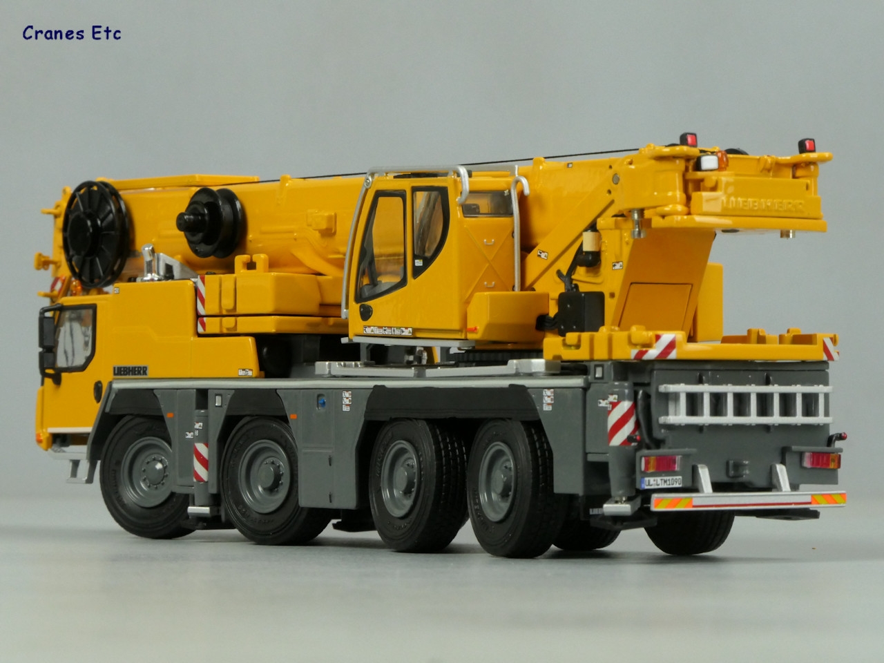 1/50 Liebherr LTM 1090-4.2 Mobil Vinç 