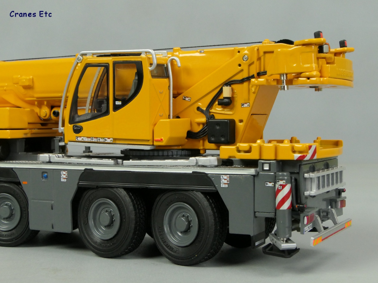 1/50 Liebherr LTM 1090-4.2 Mobil Vinç 