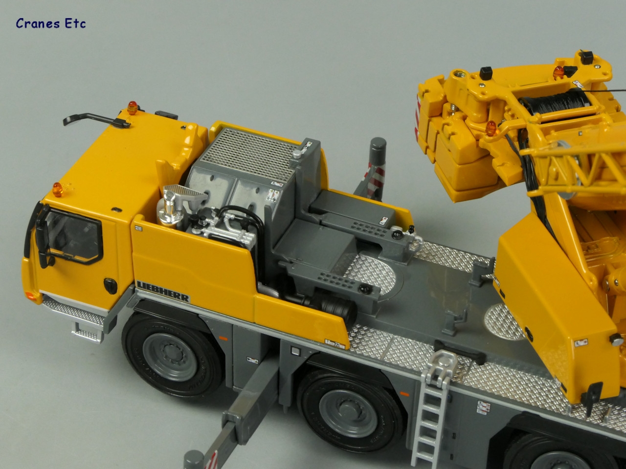 1/50 Liebherr LTM 1090-4.2 Mobil Vinç 