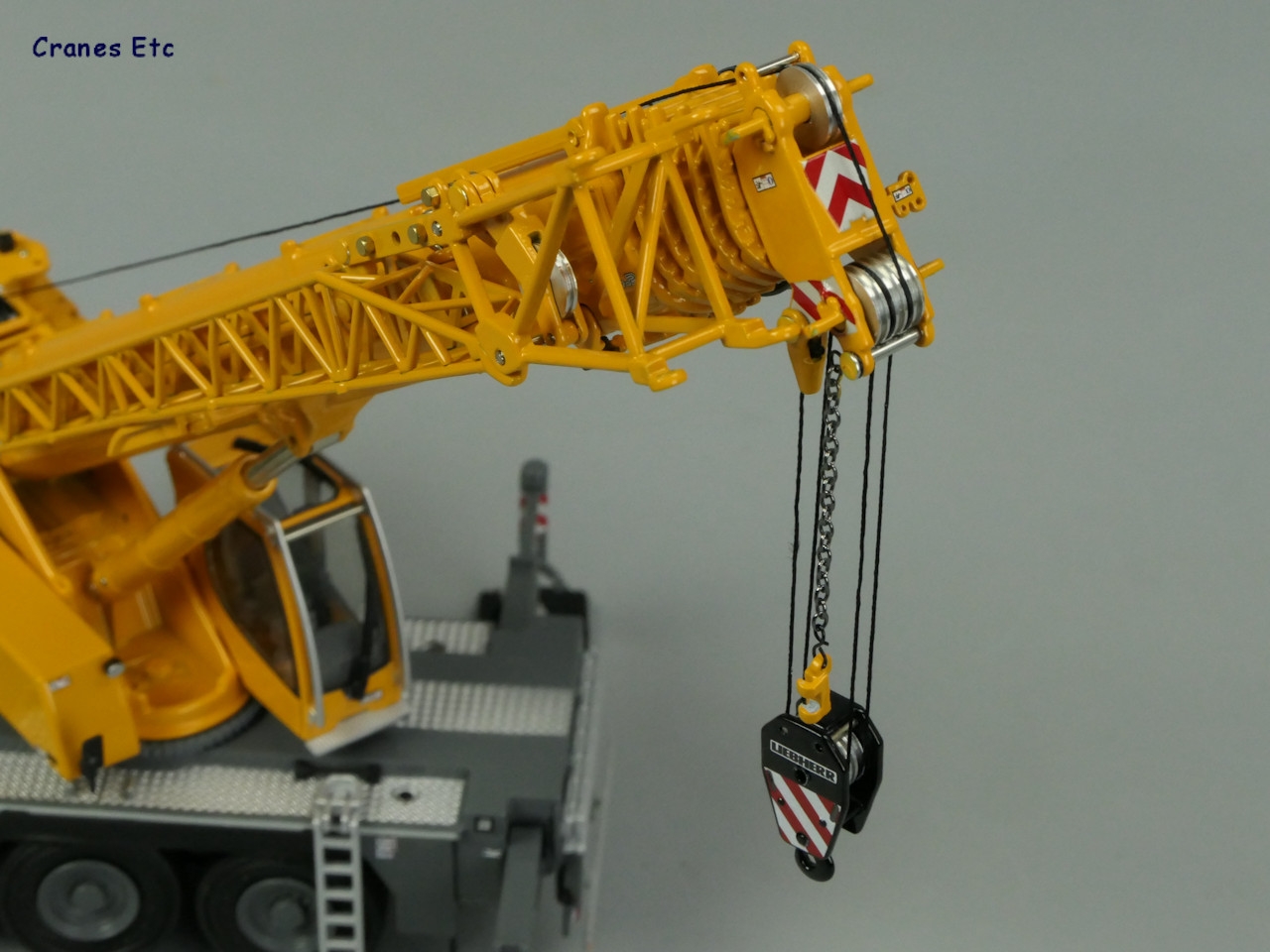 1/50 Liebherr LTM 1090-4.2 Mobil Vinç 