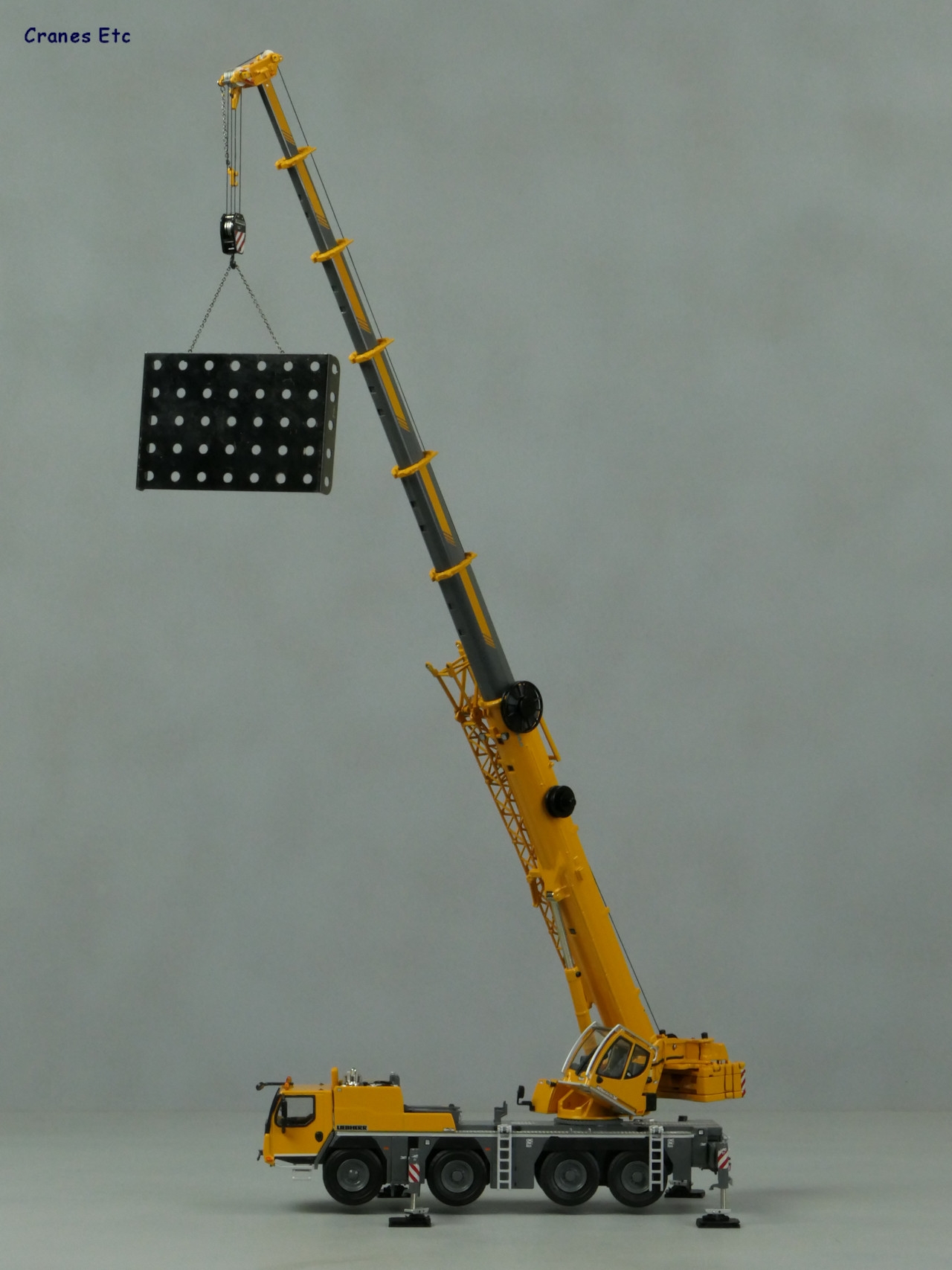 1/50 Liebherr LTM 1090-4.2 Mobil Vinç 