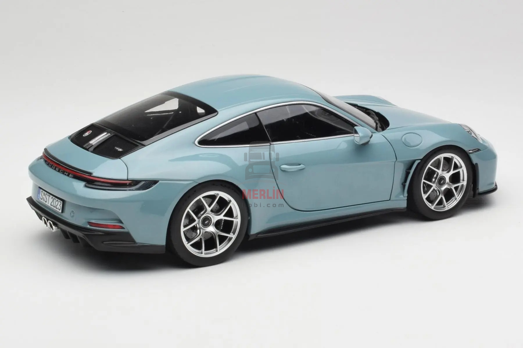 1/18 Norev Porsche 911 S/T 2023 Bleu Meissen 