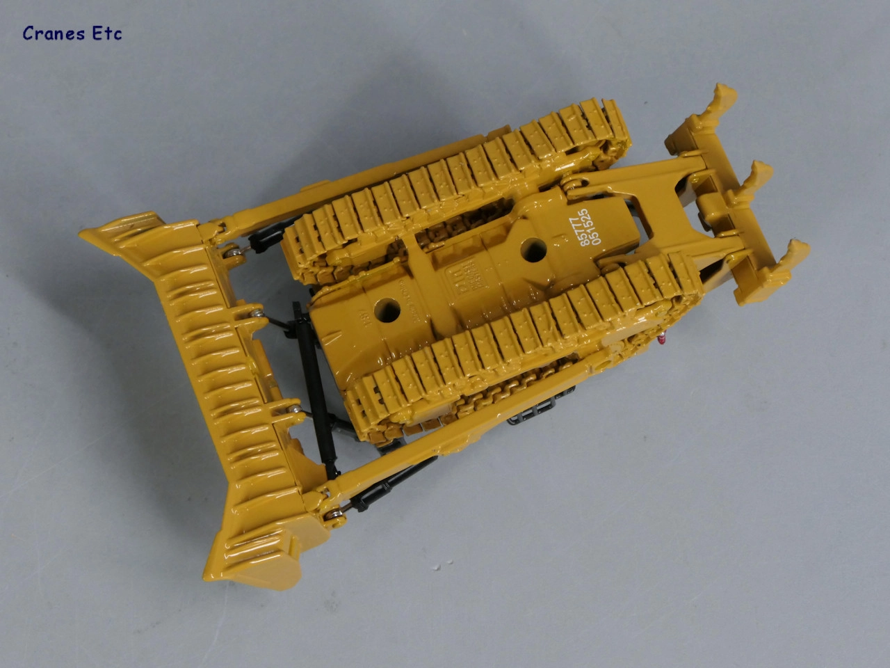 Cat D11 Bulldozer TKN Design metal tracks 1:87