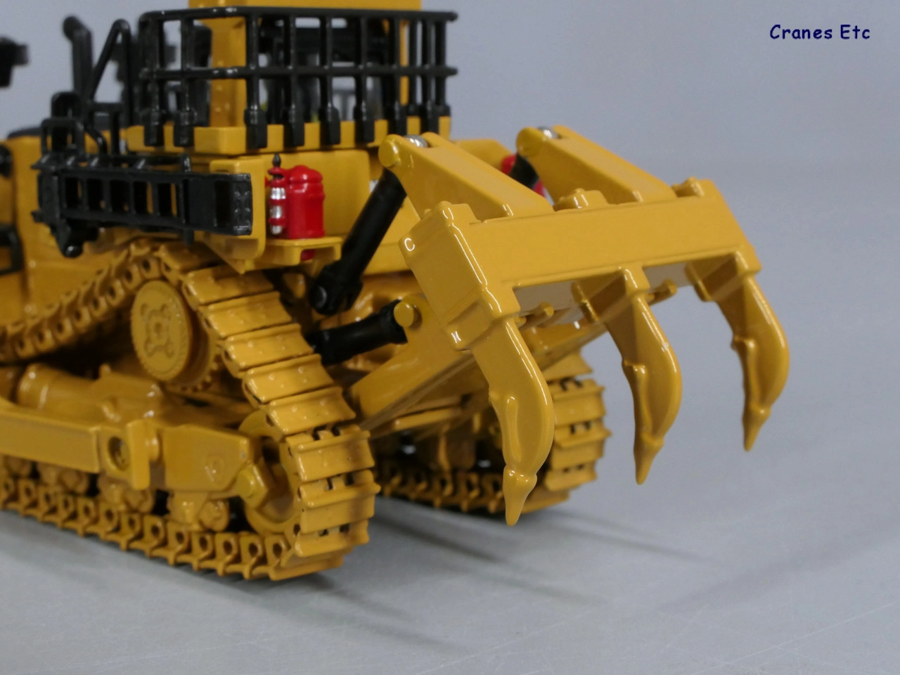 Cat D11 Bulldozer TKN Design metal tracks 1:87