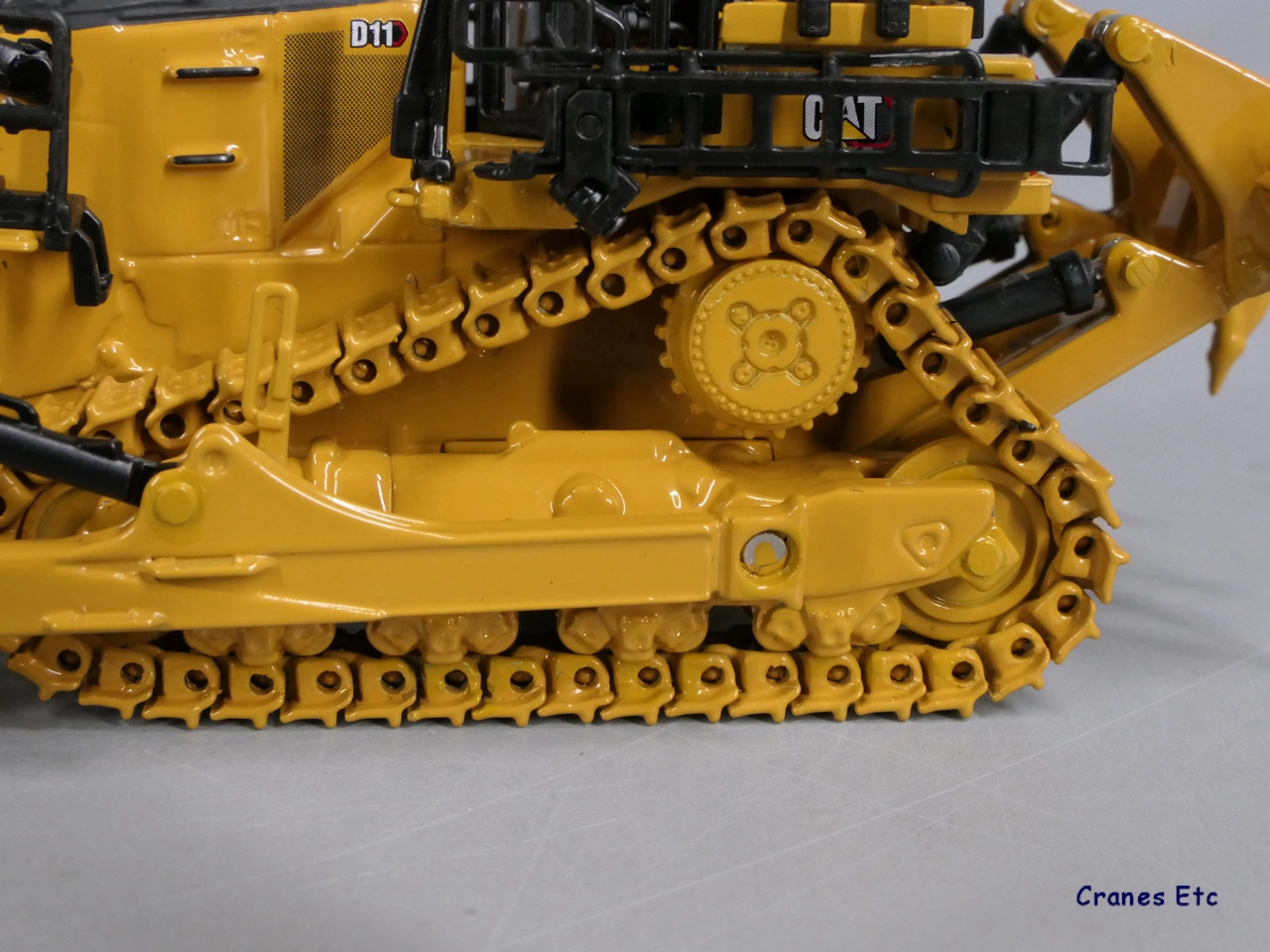 Cat D11 Bulldozer TKN Design metal tracks 1:87